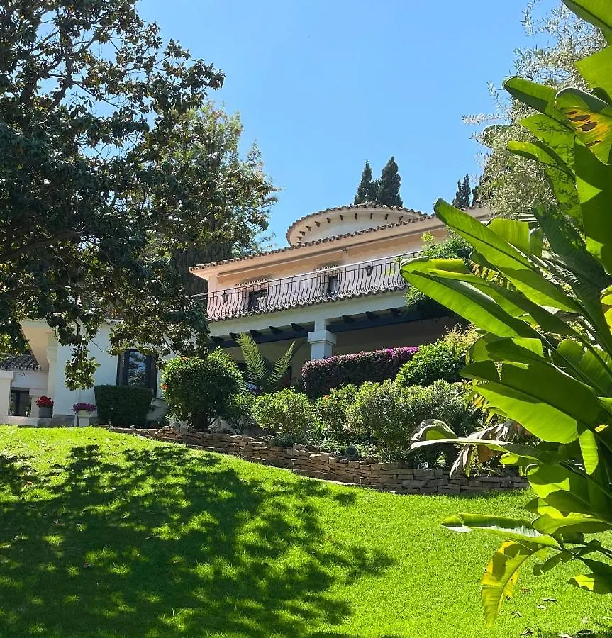 Villa Dos Palomas On The Golden Mile In Марбелья