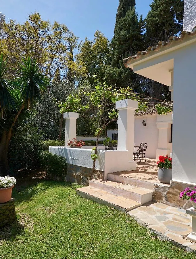 Villa Dos Palomas On The Golden Mile In Марбелья